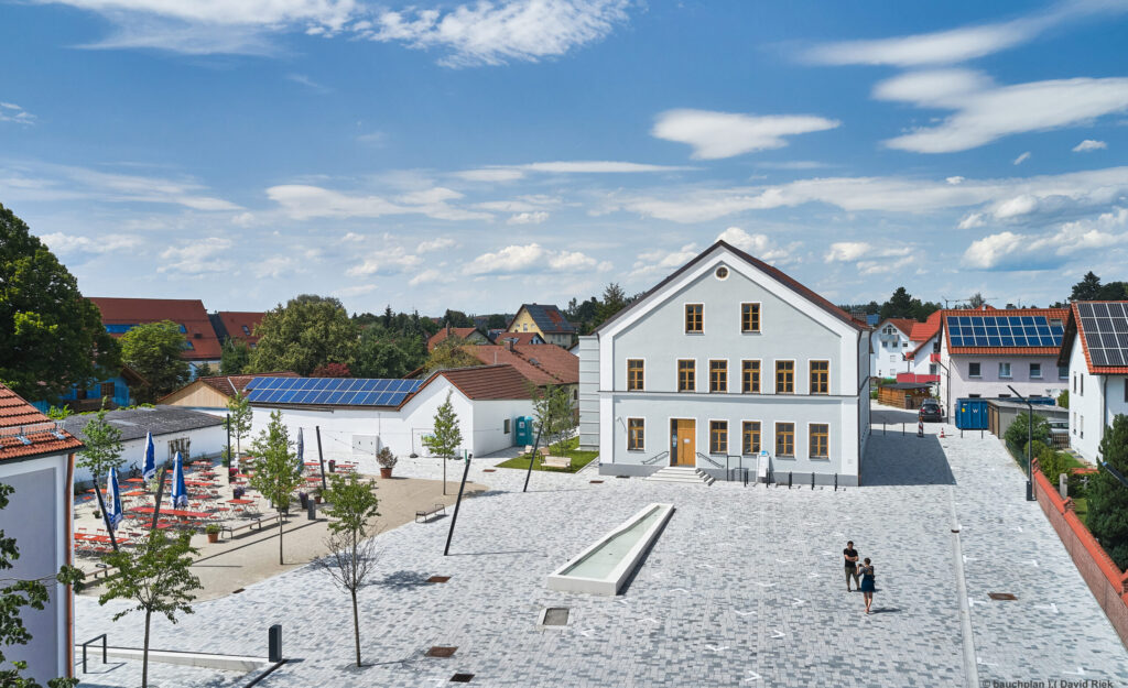 Kirchplatz Geisenhausen © bauchplan ).( - Photo: David Riek